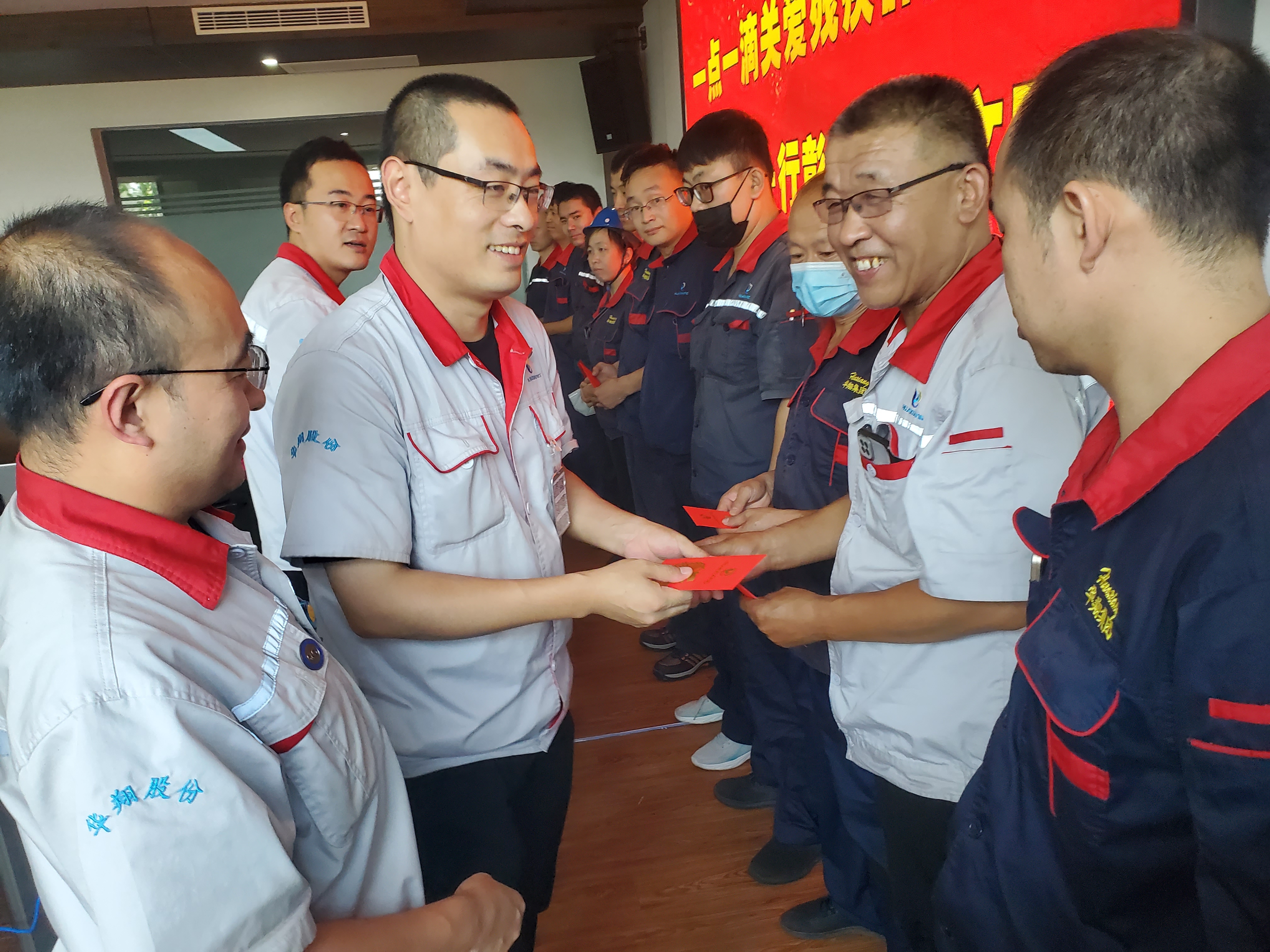 “扶殘助殘有你有我”，華翔很暖心！